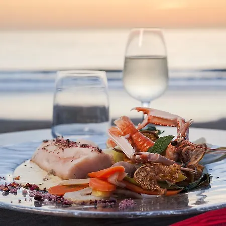 Hotel Logis Restaurant L'empreinte 2*