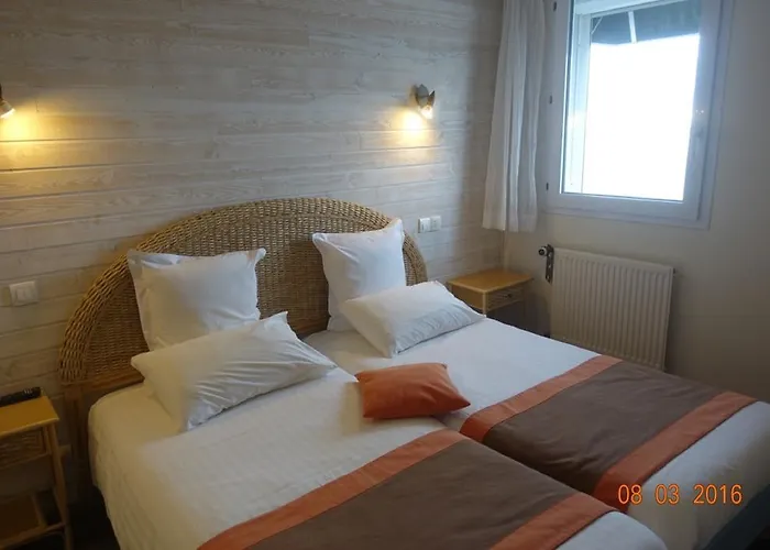 酒店 Logis Restaurant L'empreinte 圣米歇尔-谢夫谢夫