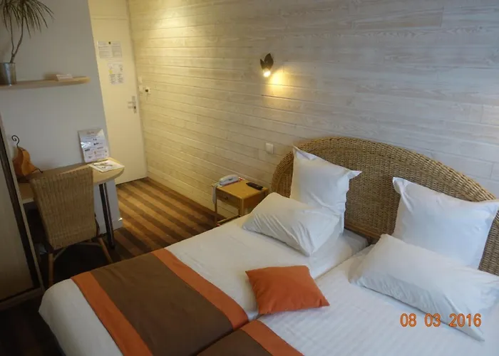 Logis Restaurant L'empreinte 2* Saint-Michel-Chef-Chef