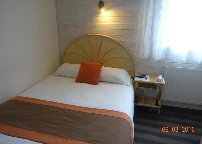 Logis Restaurant L'empreinte 酒店 圣米歇尔-谢夫谢夫