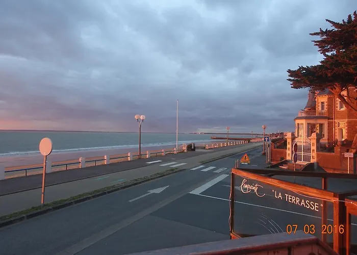 Logis Restaurant L'empreinte Hotel Saint-Michel-Chef-Chef